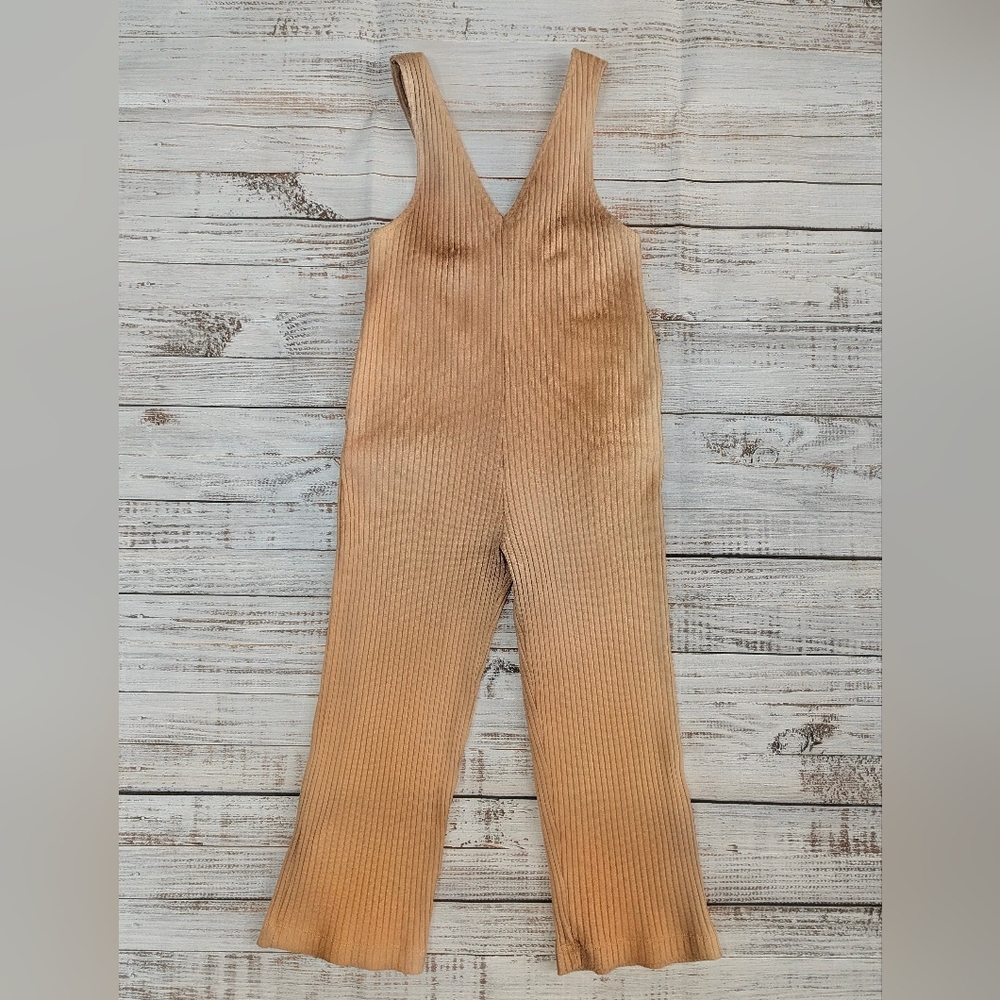 Uniqlo Girl Beige Ribbed Jumpsuit-Size 7/8